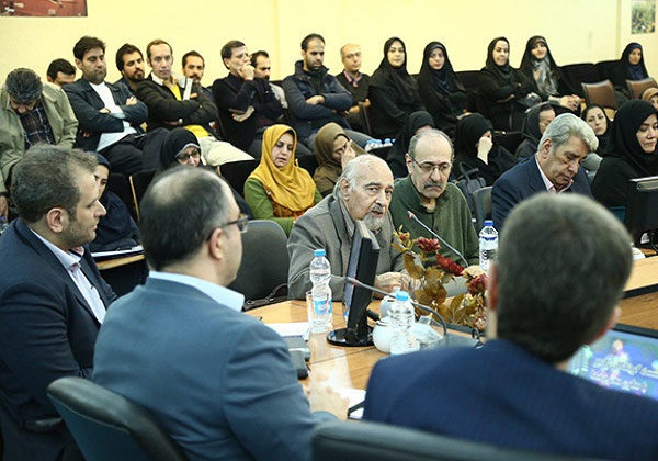 گوینده رادیو در جذب و افزایش رضایتمندی مخاطب تأثیرگذار است