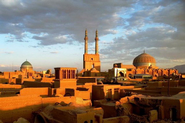 میراث فرهنگی در اردیبهشت ماه؛ از ثبت ملی سرو کهنسال دربید یزد تا اجرای طرح کاشی ماندگار(ویژه نوروز)