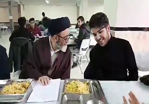 حضور امام جمعه تبریز در سلف دانشگاه + فیلم