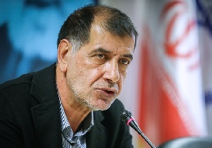 احمدی&zwnj;نژاد باید در رفتارهای خود تجدید نظر کند