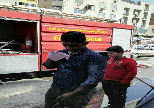 محاصره پاساژ بهار اهواز در میان شعله های آتش/ آتش مهار شد