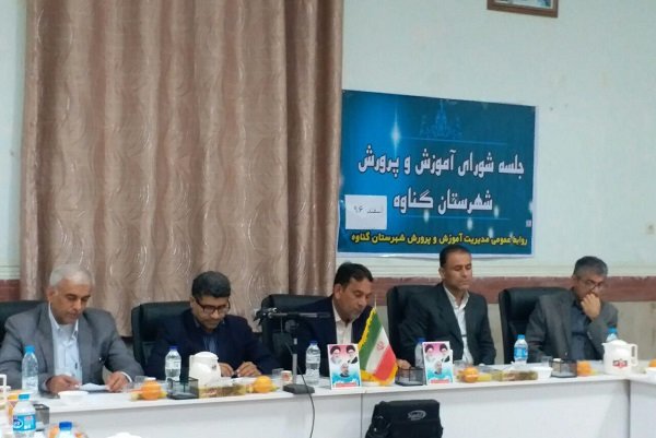 آماده شدن کلاس های درس گناوه برای اسکان مسافران نوروزی