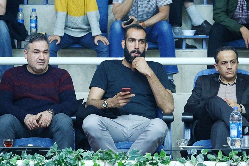 ستاره بسکتبال تماشاگر لیگ برتر والیبال + عکس