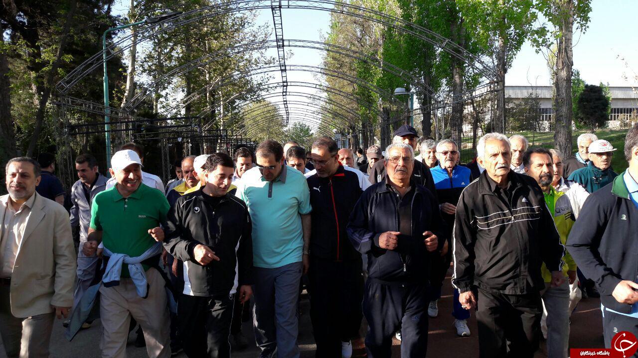 &laquo;پیاده&zwnj;روی خانوادگی&raquo; با حضور وزیربهداشت در اولین روز از هفته سلامت+تصاویر