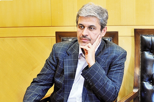 فرمانده تیم اقتصادی دولت مشخص نیست/ نظارت در سازمان برنامه و بودجه تعطیل است