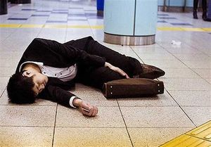 ژاپنی‌ها بخاطر اضافه کاری می‌میرند