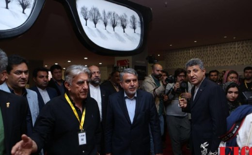 بازديد وزير ارشاد از سی و پنجمين جشنواره جهانی فيلم فجر