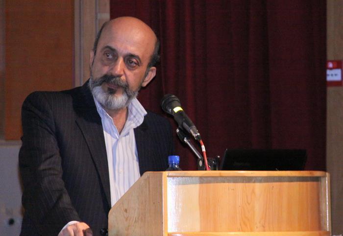 نمایش و داستان به كمك تربیت كودكان می&zwnj;آیند