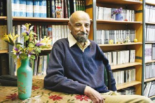 رادیو ایران تقویم تاریخ را ورق می&zwnj;زند