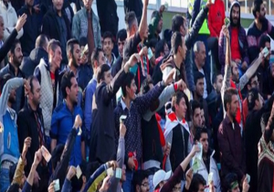 تعجب بازیکنان پرسپولیس از شعارهای تماشاچیان + فیلم
