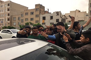 آشتی کنان بازیکنان و هواداران پرسپولیس