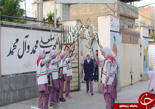 همراهی با دختر خردسال مدافع شهید + تصاویر