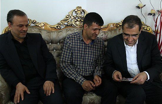 تجلیل وزیربهداشت از استاندار جانباز کرمان