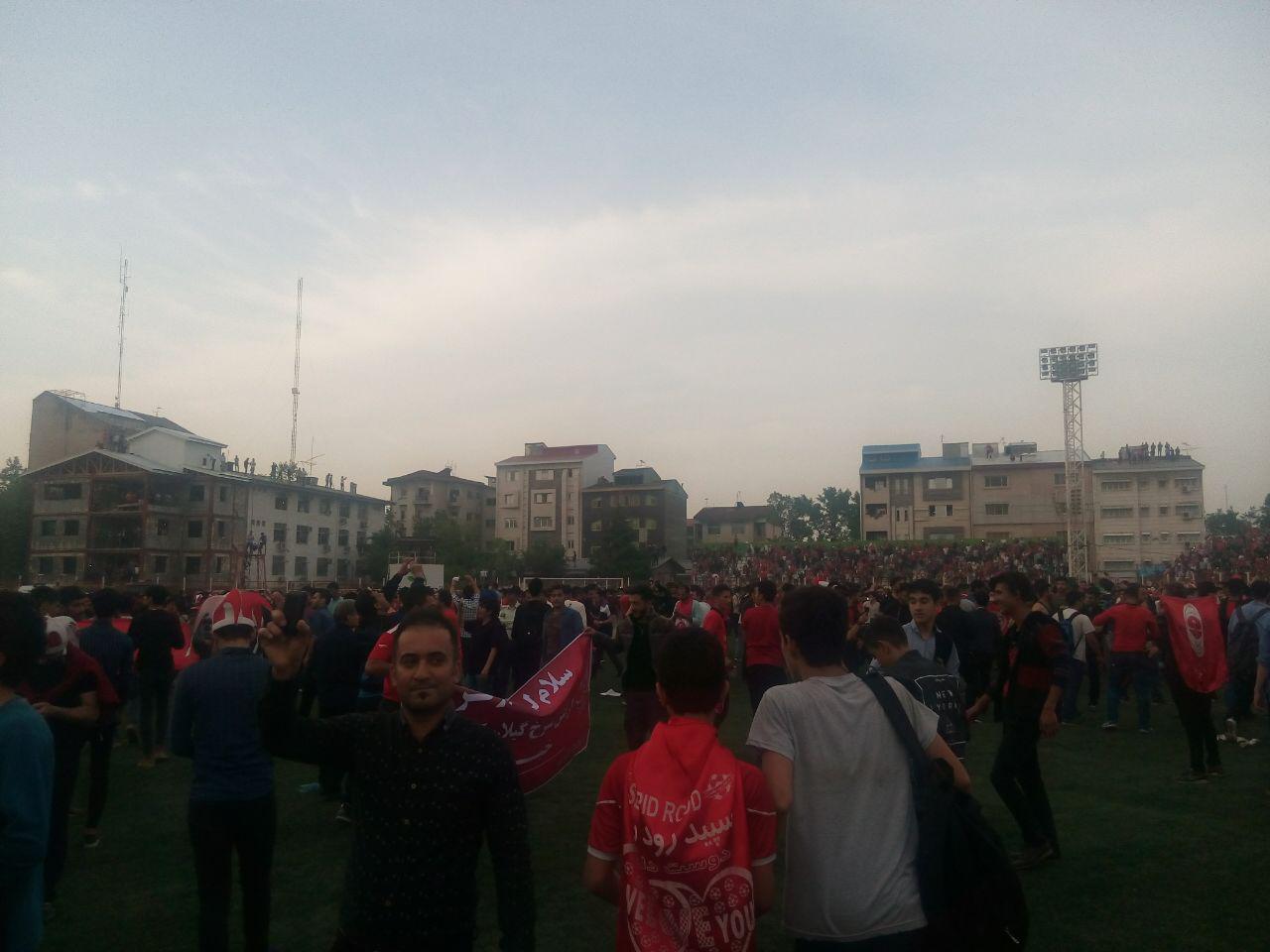 هواداران تیم سپید رود رشت جشن صعود گرفتند+ تصاویر