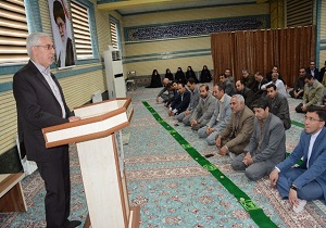 معلم پاسدار اخلاق محوری در جامعه است