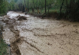 جاری شدن سیل در بخش عنبران شهرستان نمین