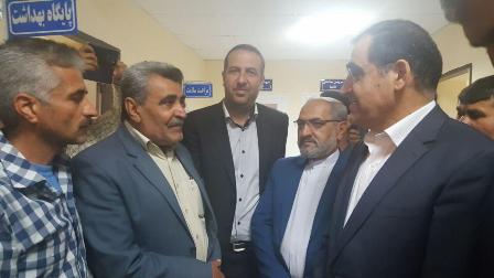بازدید وزیر بهداشت از مرکز خدمات بهداشتی درمانی هماشهر