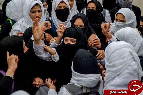تصاویر روز: از جریمه کردن خودرو هنگام اسب&zwnj;سواری تا استقرار نیروهای امنیتی در اطراف برج ایفل