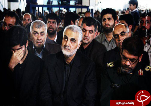 سردار سلیمانی در مراسم تشییع همرزم قدیمی+عکس