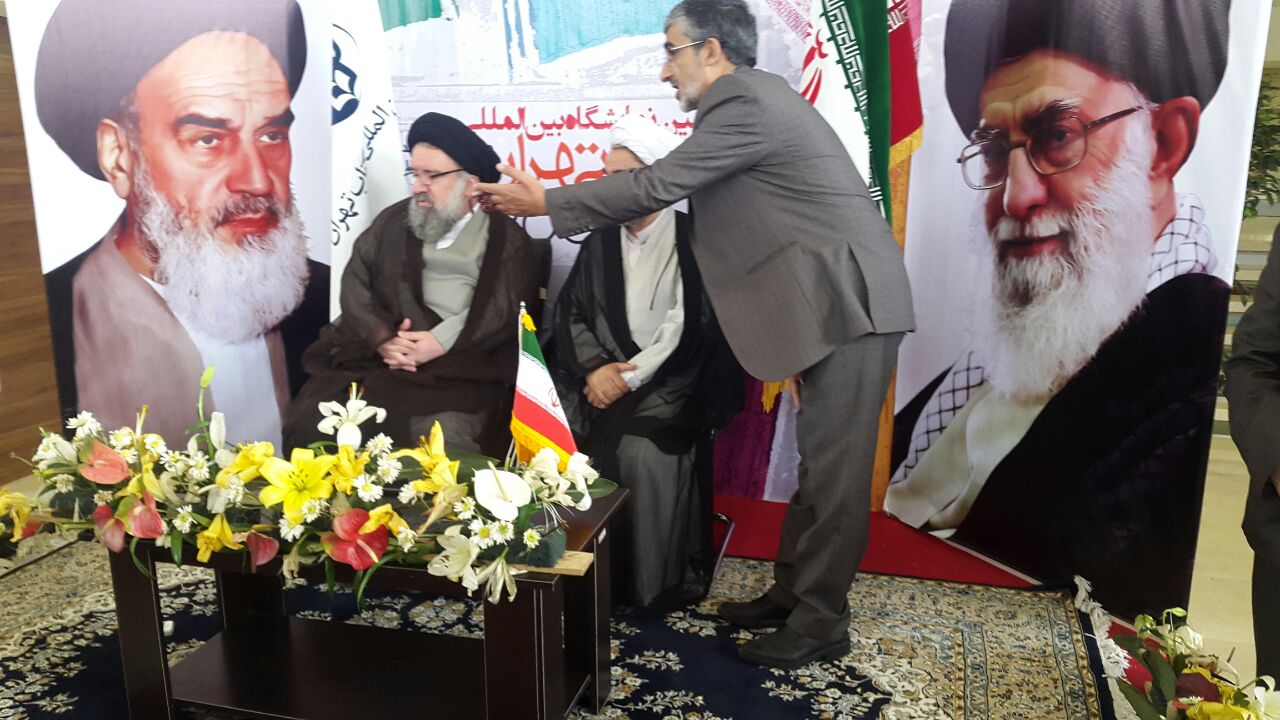 مناظره&zwnj;های انتخاباتی جلوی تبذیر را خواهد گرفت/ نمایشگاه را در اختیار افکار مسموم قرار ندهیم