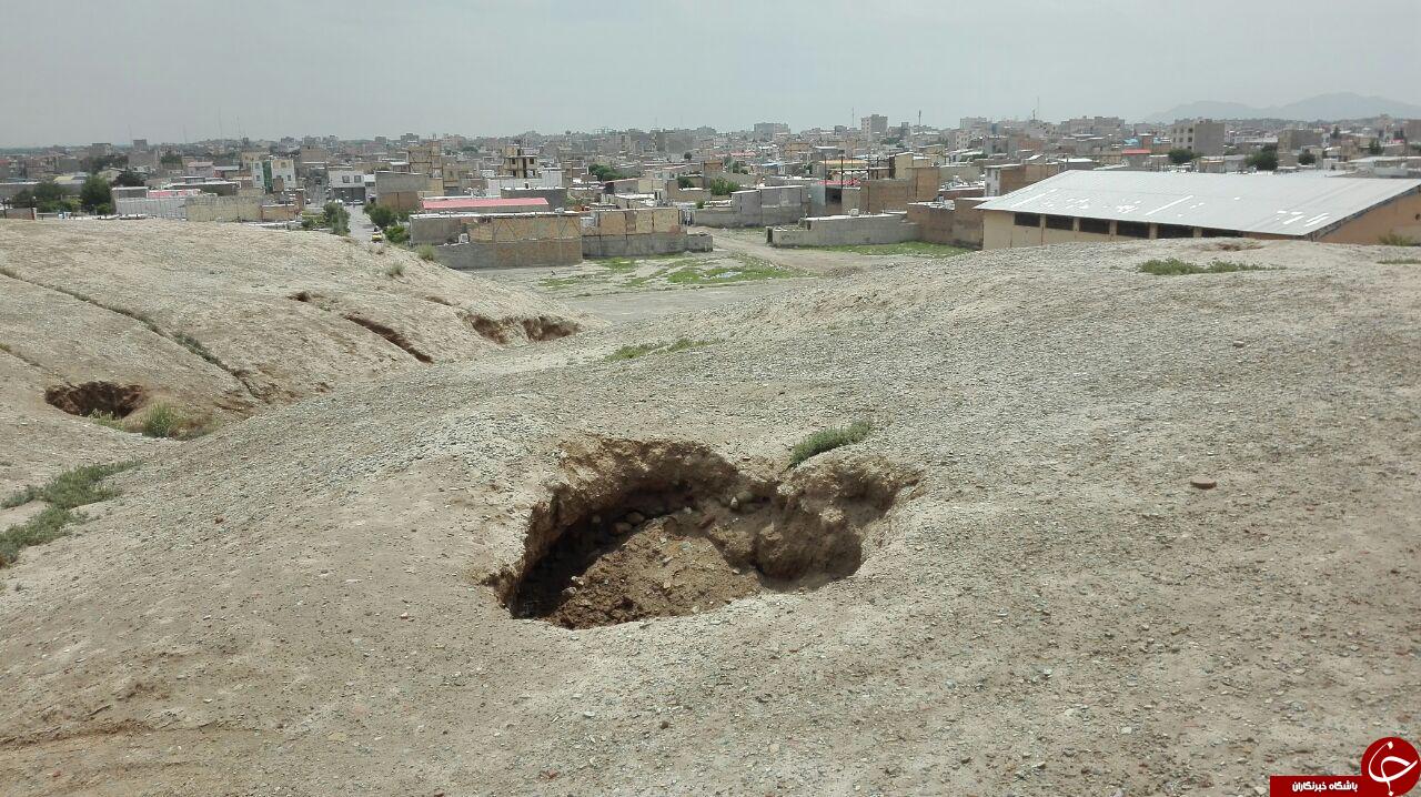 حفره های عجیب روی تپه باستانی + تصاویر