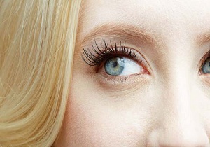 آنچه که ازخطرات کاشت مژه نمیدانید!