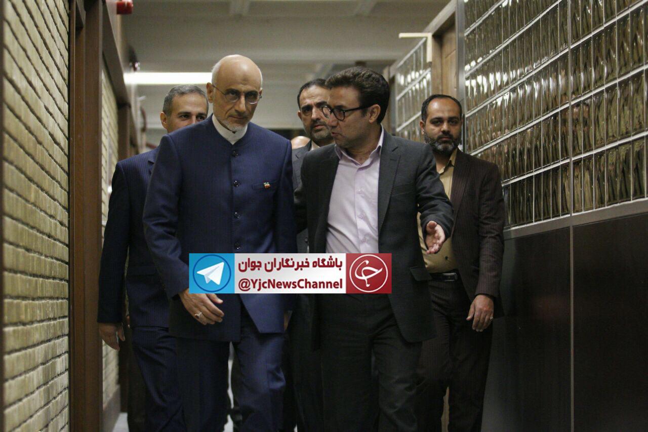 میرسلیم برای ضبط برنامه پاسخ به سوالات کارشناسان در رسانه ملی حاضر شد