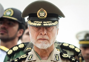 بازدید فرمانده کل ارتش از پایگاه هوایی شهید دوران