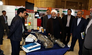 بازدید  روحانی از نمایشگاه محصولات شرکتهای دانش بنیان