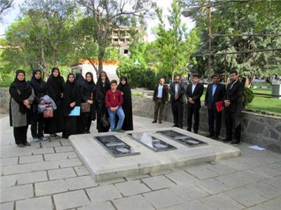 تجدید میثاق جوانان همدانی با شهدای گمنام پارک مردم