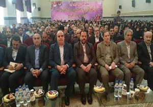 معلمان قهرمانانی هستند که آینده را می سازند