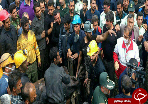 انتقال تعدادی از پیکرها به بیرون از معدن+ تصاویر