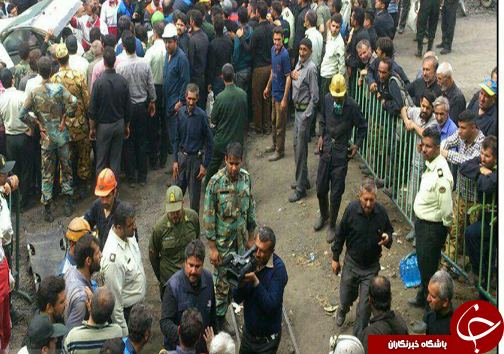 انتقال تعدادی از پیکرها به بیرون از معدن+ تصاویر