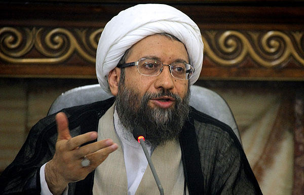 نامزد&zwnj;ها شعارهای بی اساس و غیر منطقی ندهند/ زندگی مسئولان باید در سطح مردم عادی باشد/ قهر کردن با صندوق&zwnj;های رأی، خواست دشمنان است