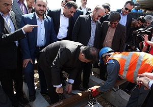 عملیات ریل گذاری خط راه آهن همدان _ سنندج آغازشد