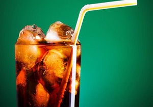 ۱۰ دلیل برای حذف همیشگی نوشابه‌های گازدار!