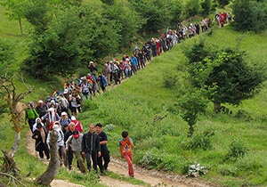 کوهنوردی کارگران به مناسبت روز جهانی کارگر