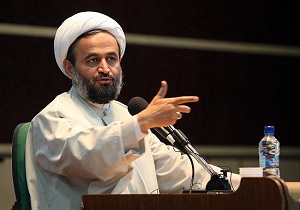 روحانی شایستگی سیاست‌ورزی در جامعه بشری را ندارد زیرا اهل تجربه نیست