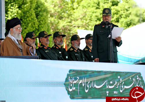 حضور سردار سلیمانی در کنار رهبر معظم انقلاب