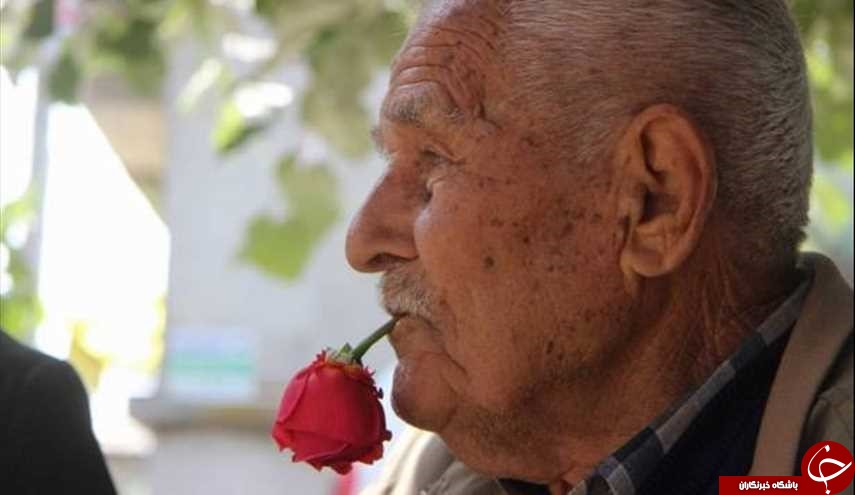 این پیرمرد به چیزی اعتیاد دارد که باور نمی&zwnj;کنید!