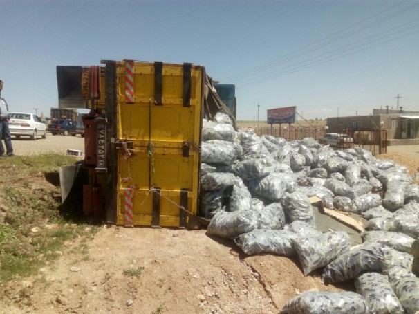 جدیدترین اخبار از حوادث جاده ای کشور/انحراف به چپ پراید، راننده را به دیار باقی فرستاد