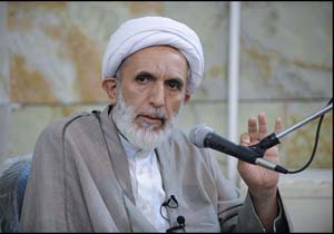 آمریکا به دنبال نمایش دروغین قدرت در جهان است