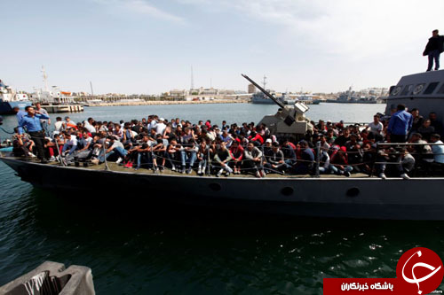 تصاویر روز: از زمین خوردن پوتین تا سیگار کشیدن با بامبو