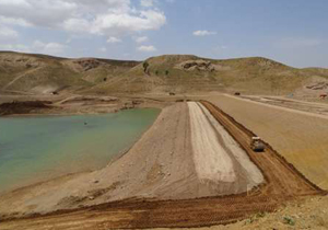 عملیات اجرایی بند خاکی روستای بارده آغاز شد