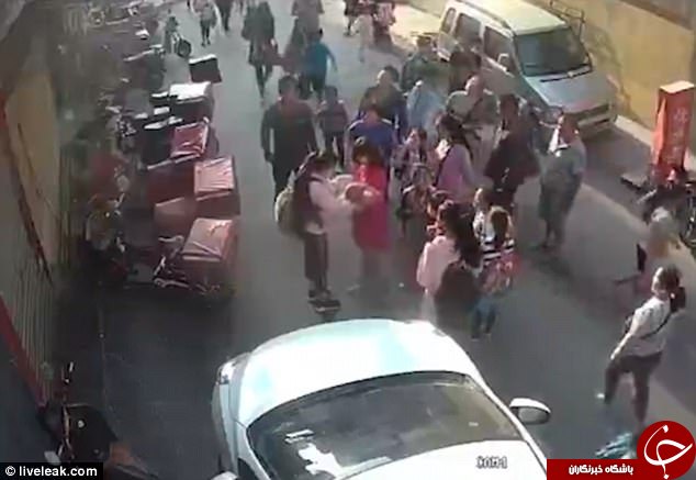 تلاش ستودنی دختر نوجوان برای نجات جان کودک 2 ساله + تصاویر