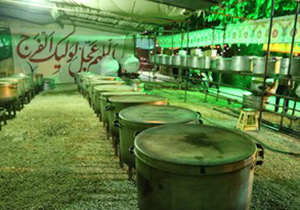 طبخ 50 دیگ آش نذری در چادگان