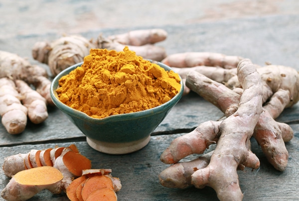خطرات استفاده بیش از حد زردچوبه خطرات استفاده بیش از حد زردچوبه