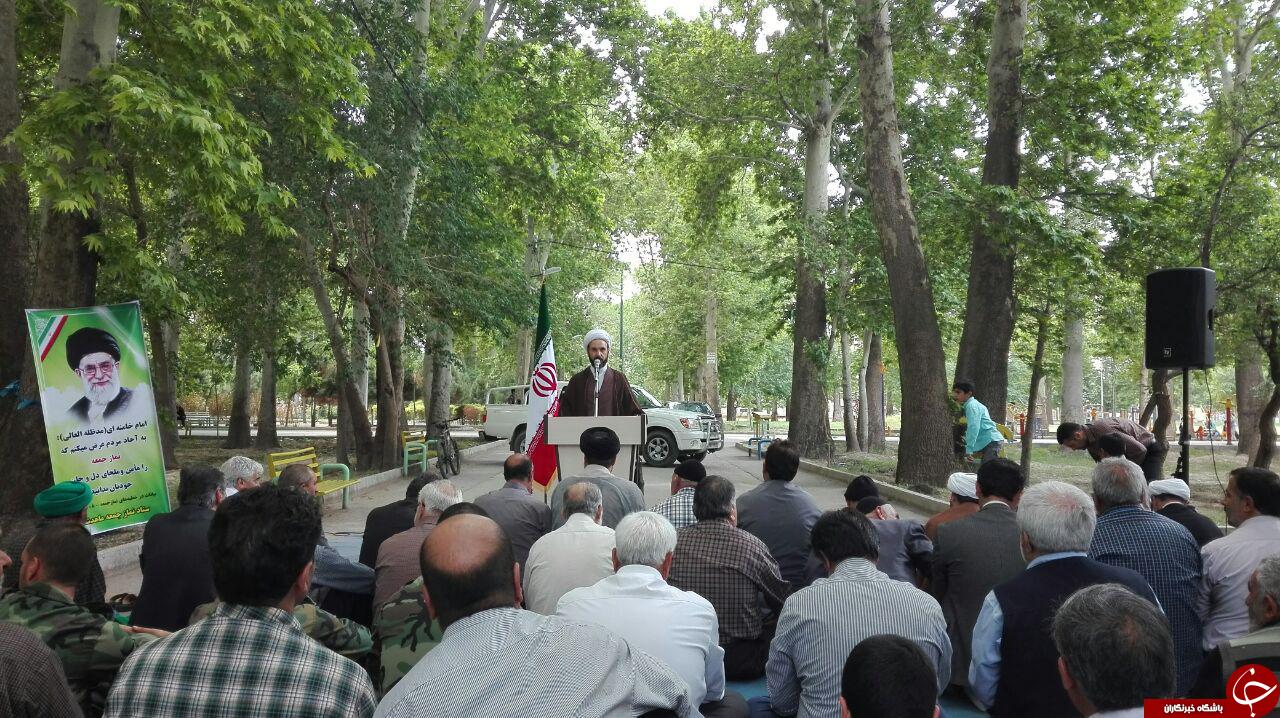 اقامه نماز جمعه در کنار مزار شهدای گمنام + تصاویر