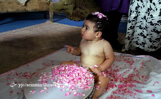 جشنواره رایحه محمدی بر تن گل های زندگی برگزار شد