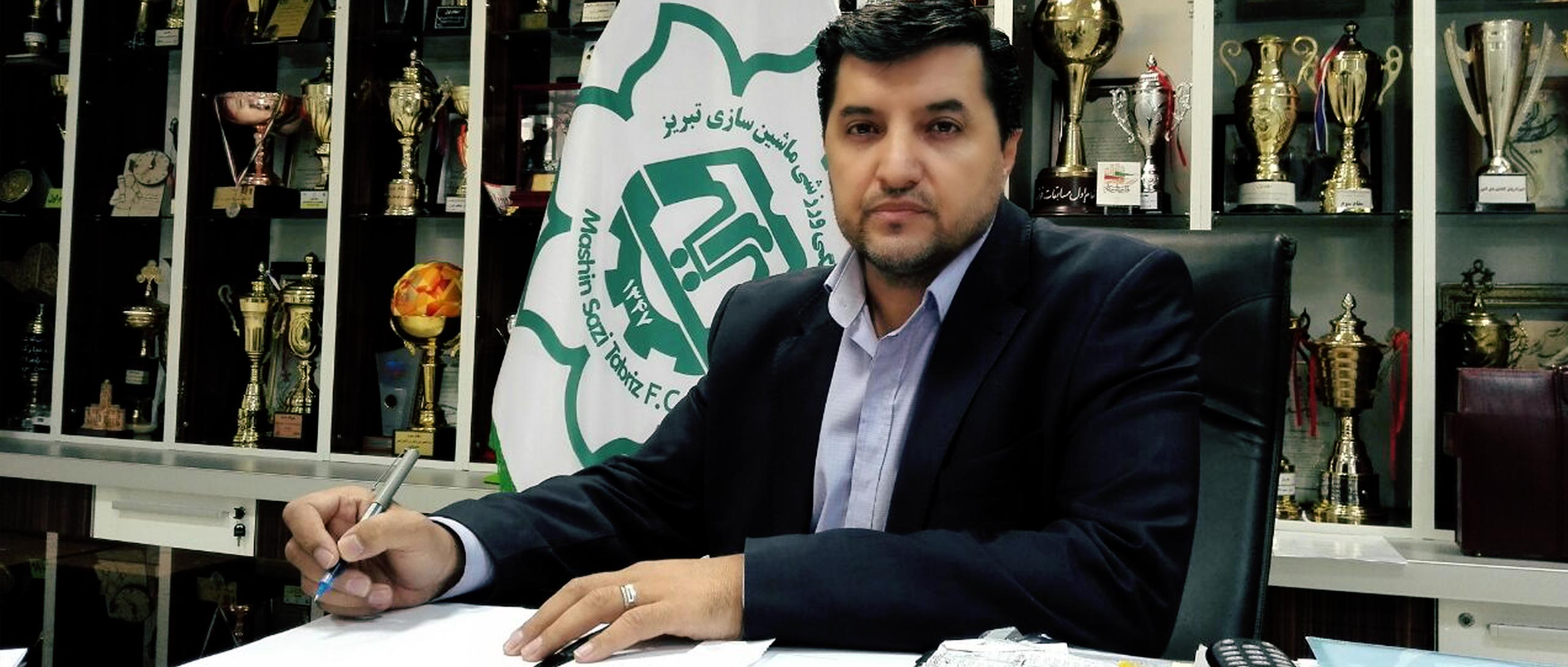 سهرابی: تمدید قرارداد با بازیکنان به بعد از انتخابات موکول شد/ به تراکتورسازی افتخار می کنیم